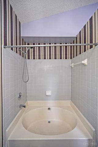 2560 Coveyrun Court, Cincinnati, OH 45230