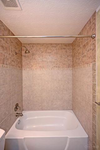 2560 Coveyrun Court, Cincinnati, OH 45230