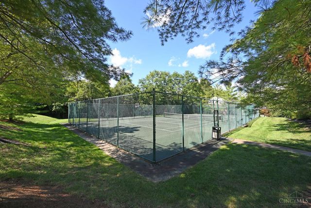 2560 Coveyrun Court, Cincinnati, OH 45230