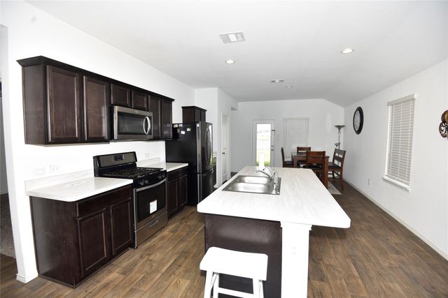 16684 Lonely Pines Drive, Conroe, TX 77302