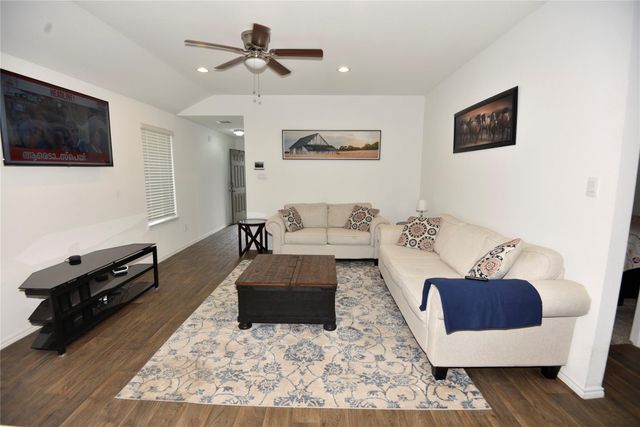 16684 Lonely Pines Drive, Conroe, TX 77302
