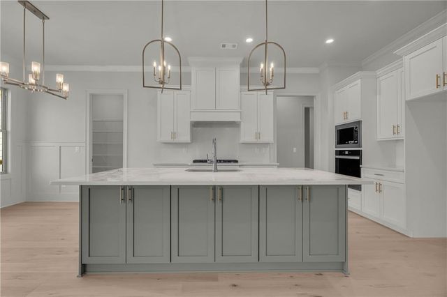 7054 Hammock Trail, Gainesville, GA 30506