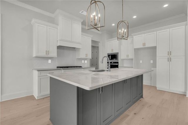 7054 Hammock Trail, Gainesville, GA 30506