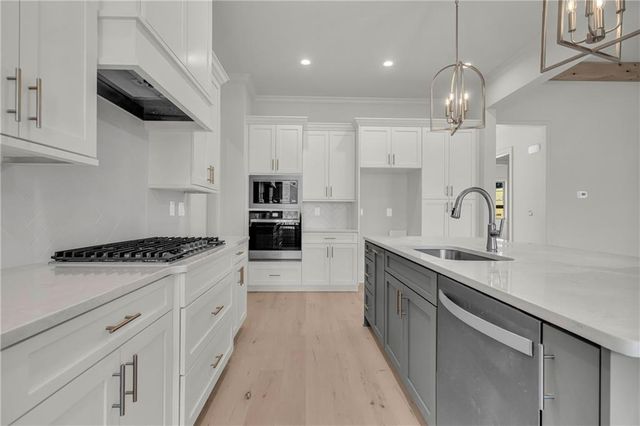 7054 Hammock Trail, Gainesville, GA 30506