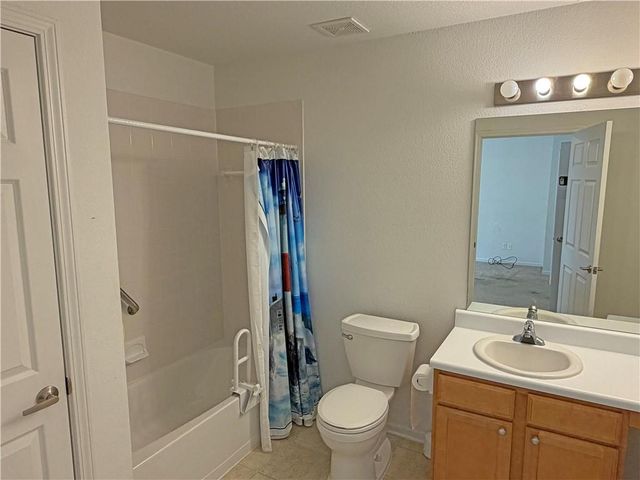 823 Devon Drive, Lee's Summit, MO 64064