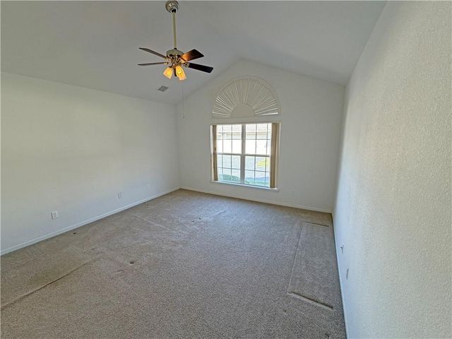 823 Devon Drive, Lee's Summit, MO 64064