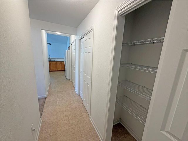 823 Devon Drive, Lee's Summit, MO 64064