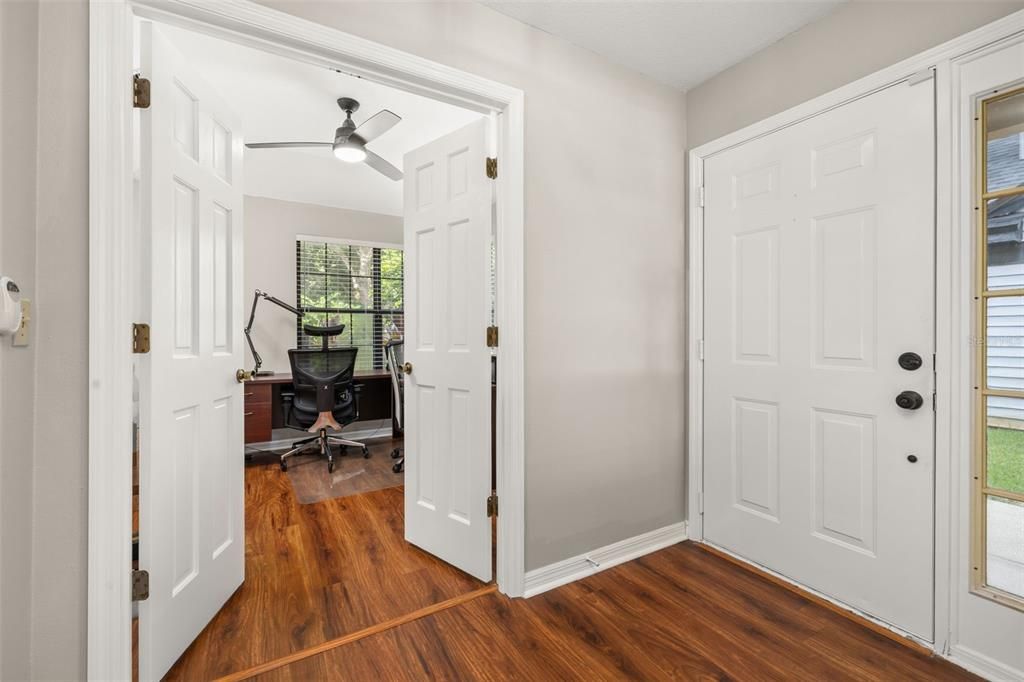 Image 10 of property listing at 2259 DOULTON DRIVE, Orlando, FL 32812