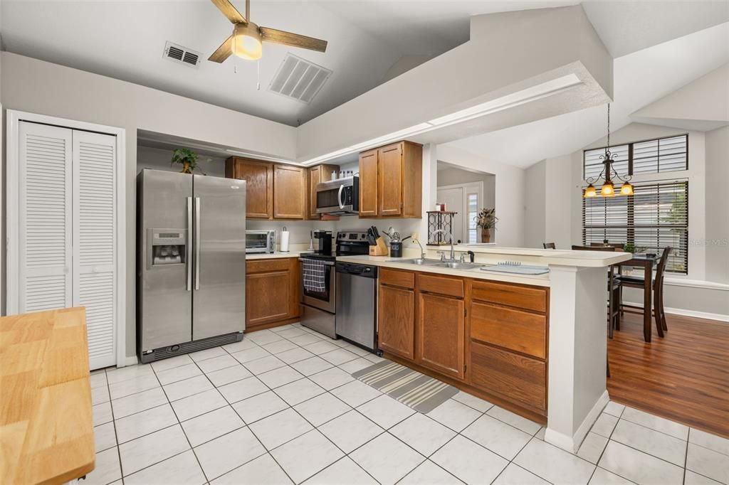 Image 14 of property listing at 2259 DOULTON DRIVE, Orlando, FL 32812