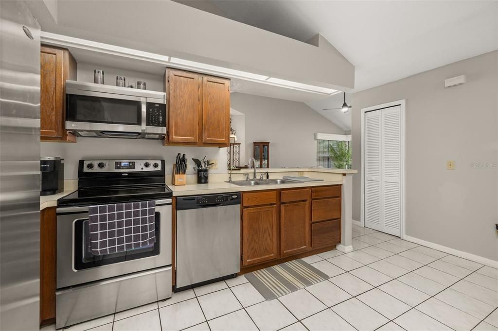 Image 17 of property listing at 2259 DOULTON DRIVE, Orlando, FL 32812