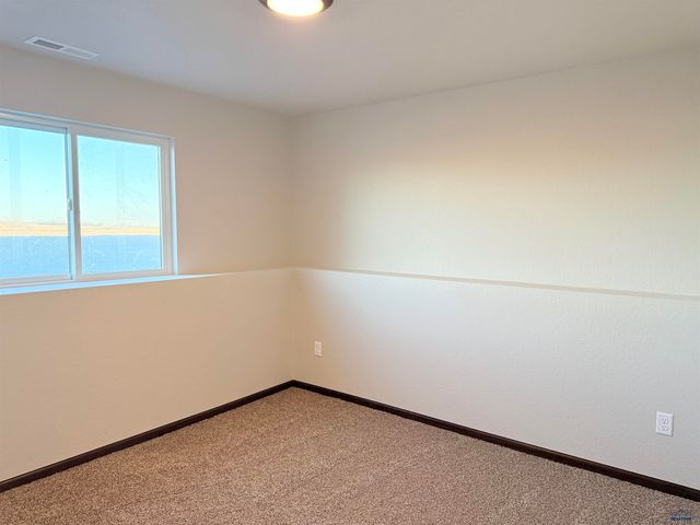 3752 HARALSON LN, Rapid City, SD 57703