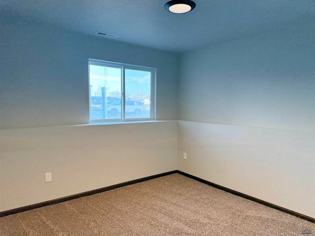 3752 HARALSON LN, Rapid City, SD 57703