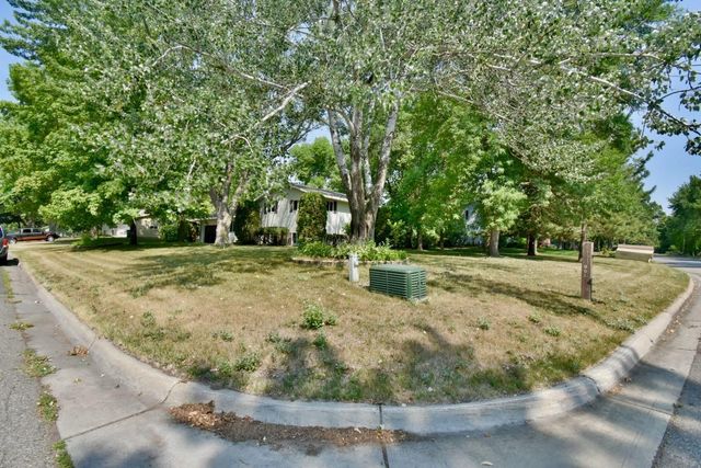 801 Maywood Drive, Saint Cloud, MN 56303