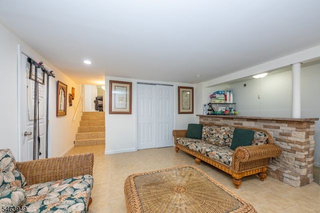 1555 Ratzer Rd, Wayne Twp., NJ 07470