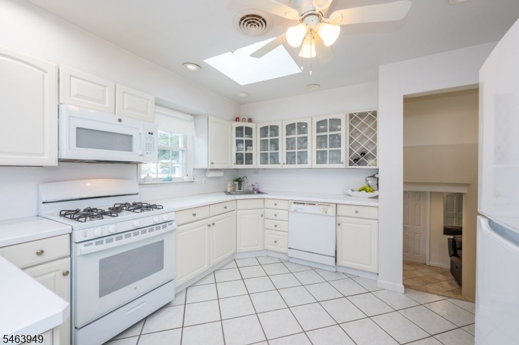 1555 Ratzer Rd, Wayne Twp., NJ 07470 — photo 5