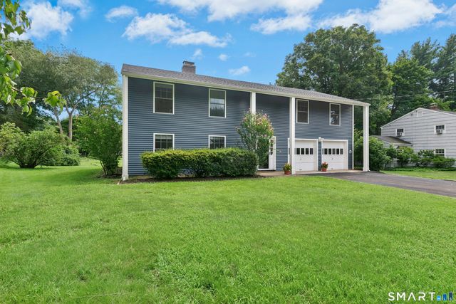20 Lincoln Drive, New Canaan, CT 06840