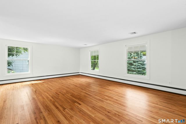 20 Lincoln Drive, New Canaan, CT 06840