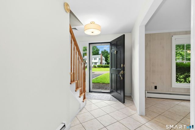 20 Lincoln Drive, New Canaan, CT 06840