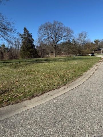 5926 Hunters Ridge Drive, Washington, MI 48094