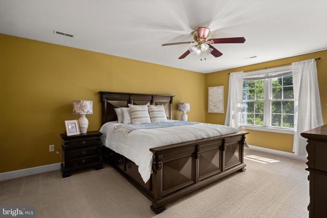1702 LAKESIDE DR, Harpers Ferry, WV 25425