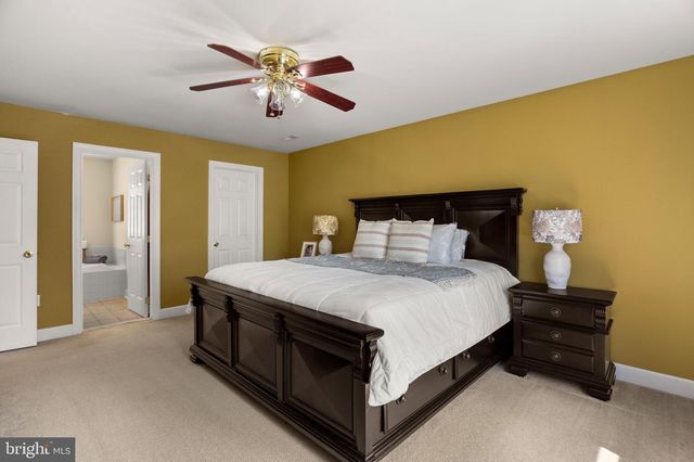 1702 LAKESIDE DR, Harpers Ferry, WV 25425