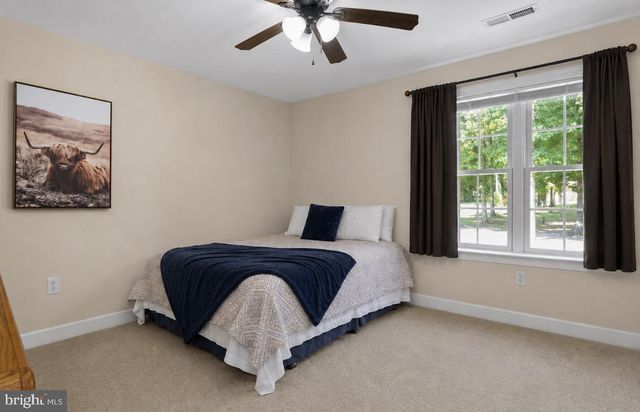 1702 LAKESIDE DR, Harpers Ferry, WV 25425