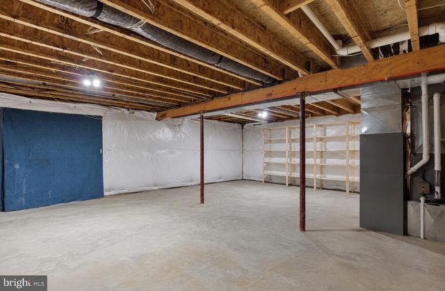 1702 LAKESIDE DR, Harpers Ferry, WV 25425