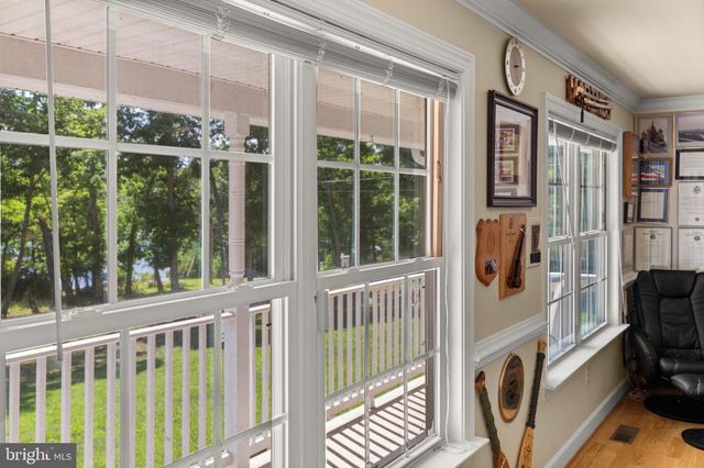 1702 LAKESIDE DR, Harpers Ferry, WV 25425