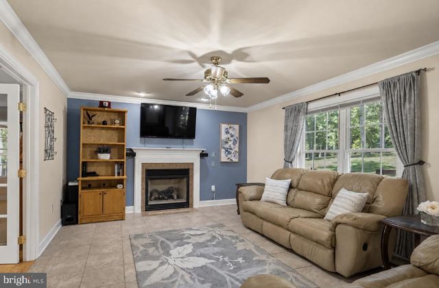 1702 LAKESIDE DR, Harpers Ferry, WV 25425
