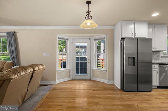 1702 LAKESIDE DR, Harpers Ferry, WV 25425