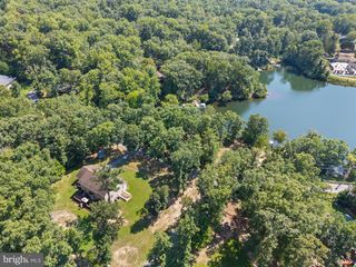 1702 LAKESIDE DR, Harpers Ferry, WV 25425