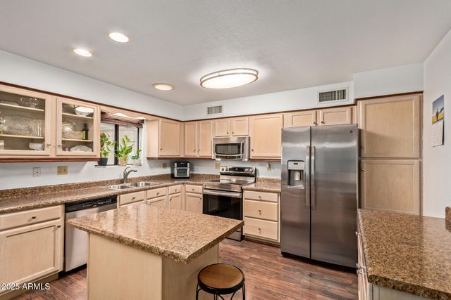 6646 E DODGE Street, Mesa, AZ 85205