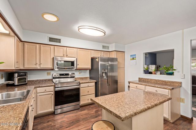 6646 E DODGE Street, Mesa, AZ 85205