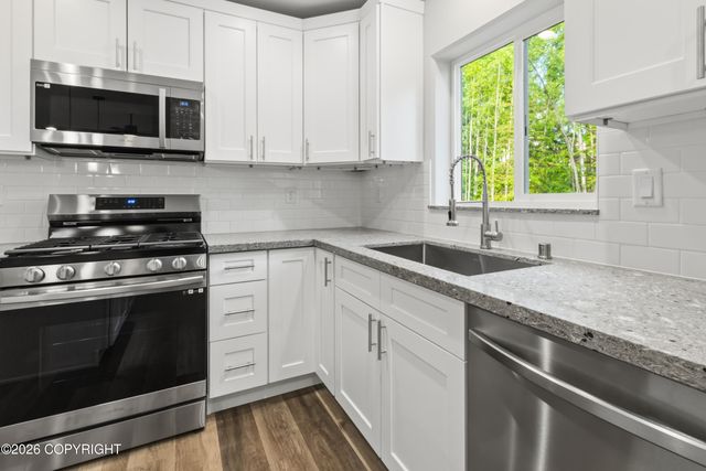 7075 S Brimstone Drive, Wasilla, AK 99654