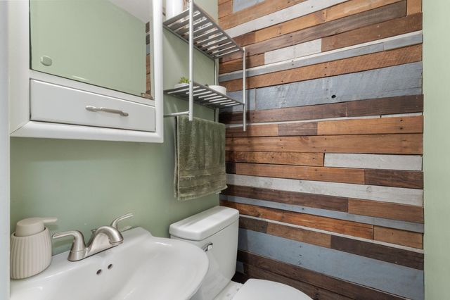 317 Preston Drive, South Bend, IN 46615