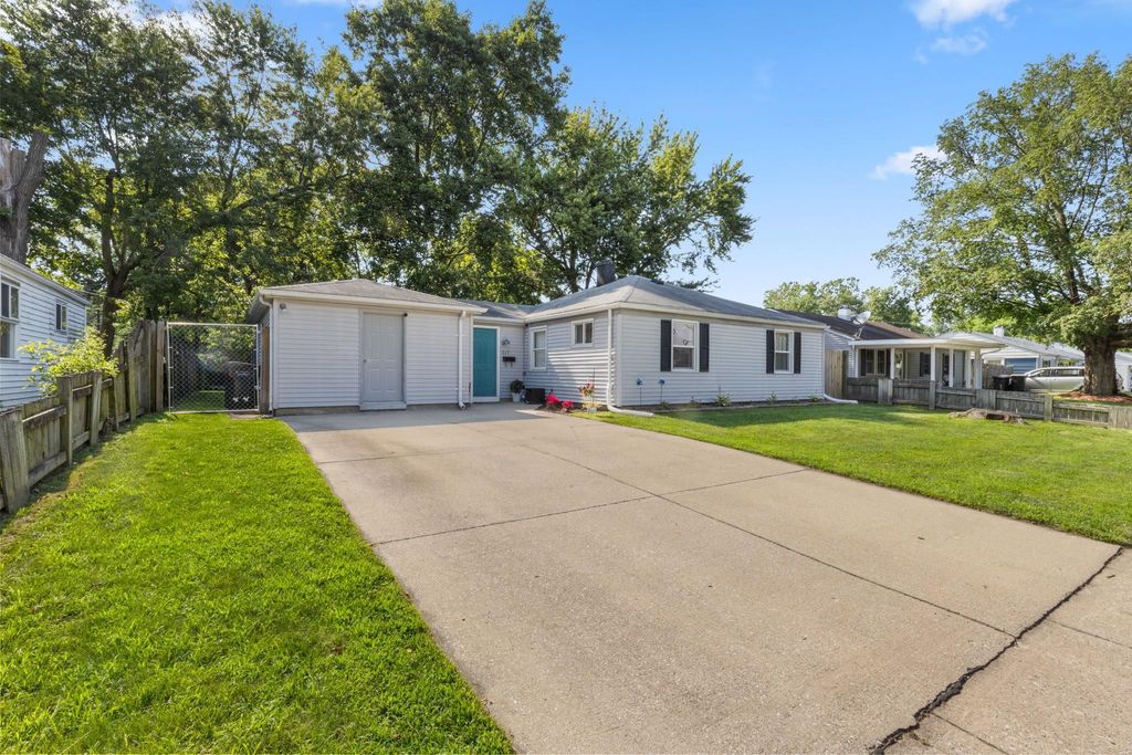 317 Preston Drive, South Bend, IN 46615