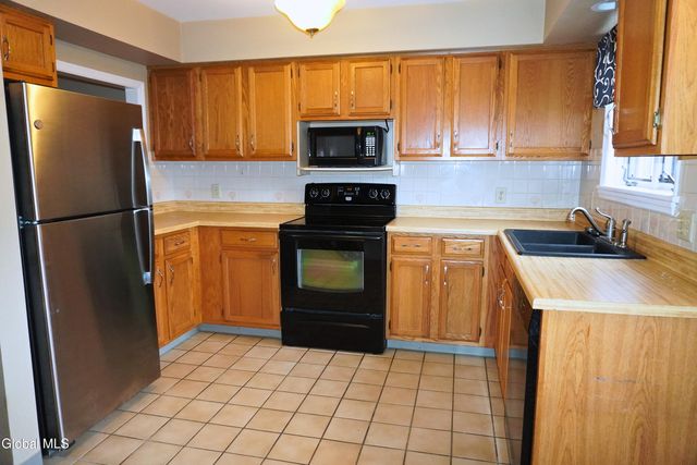 222 S Ten Broeck Street APT 25, Scotia, NY 12302