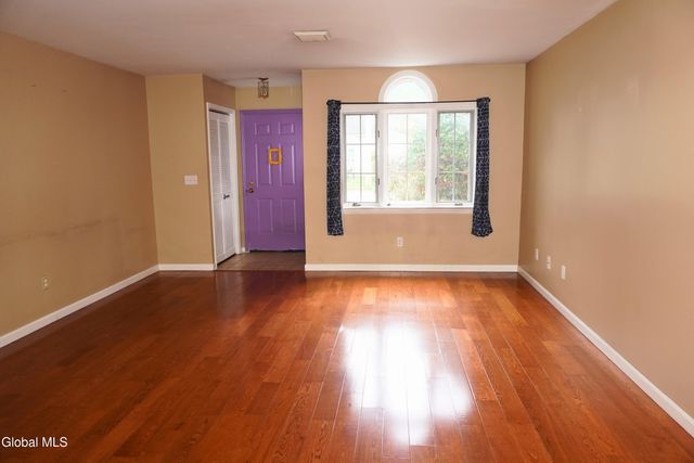 222 S Ten Broeck Street APT 25, Scotia, NY 12302