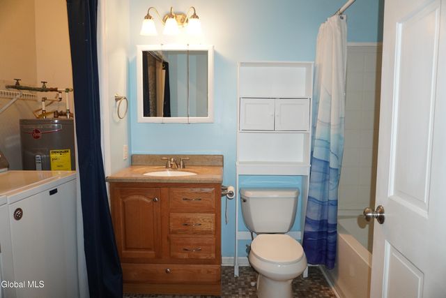 222 S Ten Broeck Street APT 25, Scotia, NY 12302