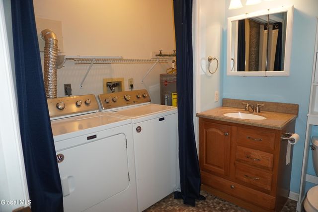 222 S Ten Broeck Street APT 25, Scotia, NY 12302