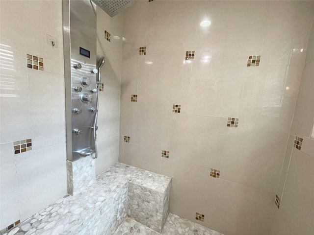 2015 Ansbury Drive, Houston, TX 77018