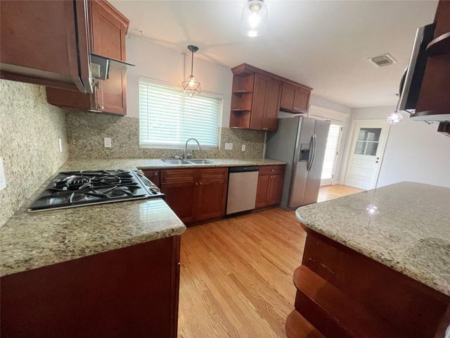 2015 Ansbury Drive, Houston, TX 77018