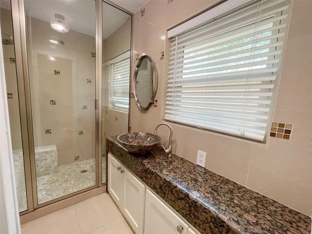2015 Ansbury Drive, Houston, TX 77018