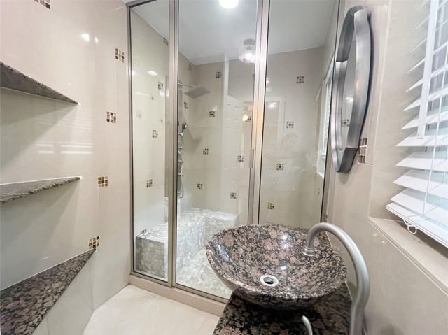 2015 Ansbury Drive, Houston, TX 77018