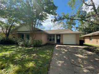 2015 Ansbury Drive, Houston, TX 77018
