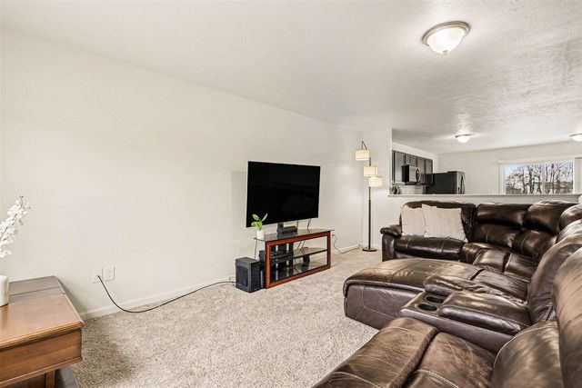 217 Station Hill Street, Galesburg, MI 49053