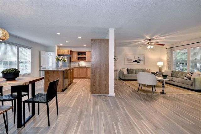 3154 Pond LN, Gloucester, VA 23061