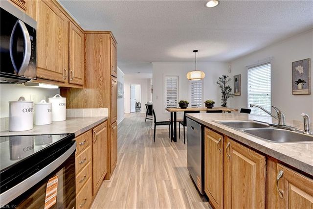 3154 Pond LN, Gloucester, VA 23061