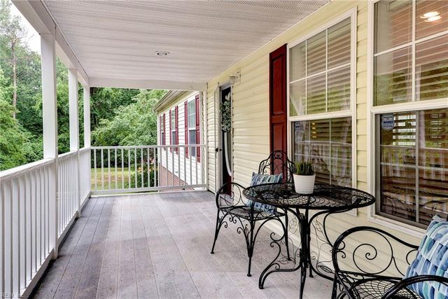 3154 Pond LN, Gloucester, VA 23061