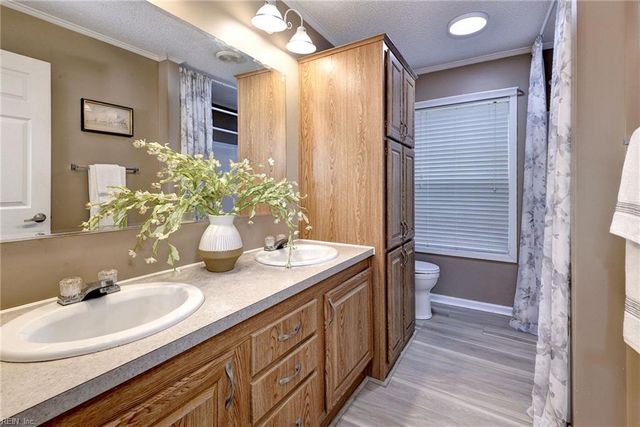3154 Pond LN, Gloucester, VA 23061
